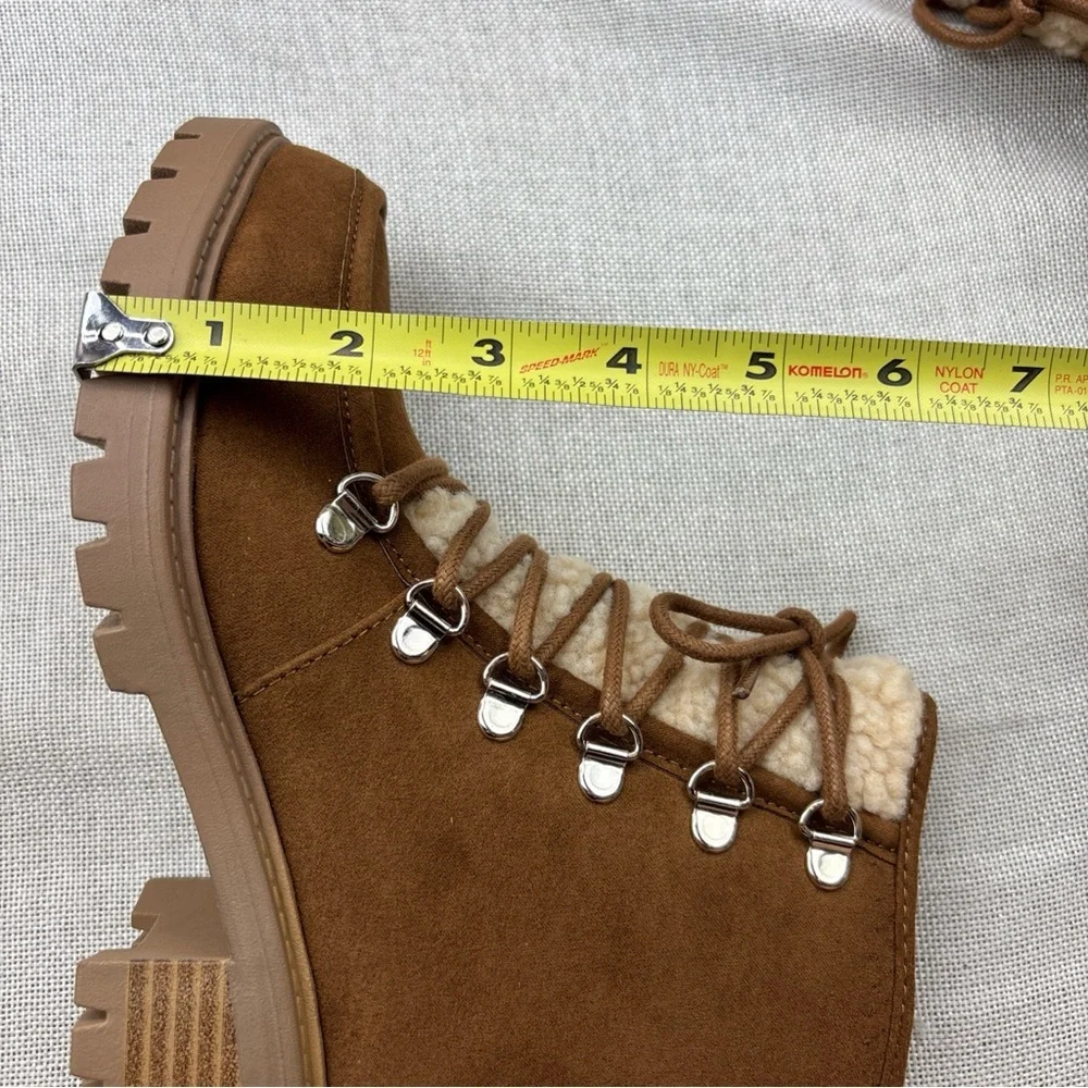 Sun + Stone Quiinn Lace-up Winter Lug Booties Size 5M